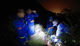 男子端午節爬野山迷路，還執意自己找路！27人冒雨搜山救援